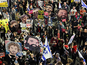 إسرائيل تتمسّك بـ"مقترح ويتكوف" وتهدد بالتصعيد: لا صفقات بالتقسيط