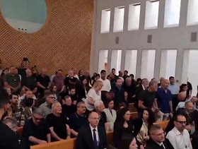 ليفين: الصرخات في المحكمة العليا تعبر عن الملايين الذين سُلبت حقوقهم