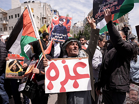 مسيرات ووقفات في الضفة إحياء لـ"يوم الأسير الفلسطيني"