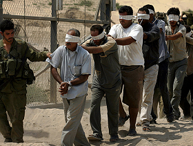 كشف أماكن احتجاز أكثر من 60 معتقلا من غزة وسط استمرار الإخفاء والتعذيب