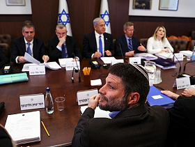 توتر داخل الكابينيت: سموتريتش يهاجم رئيس الأركان ورئيس الشاباك