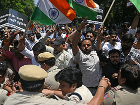 الهند تمهل الباكستانيين أسبوعًا للمغادرة وإسلام أباد ترد بإجراءات تصعيدية