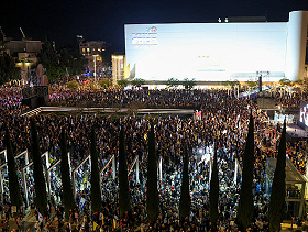 ترقب قرار المحكمة العليا التي تنظر بالتماسات ضد إقالة رئيس الشاباك