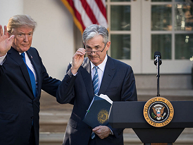 ترامب: "لا نيّة لديّ لإقالة" رئيس الاحتياطي الفدرالي